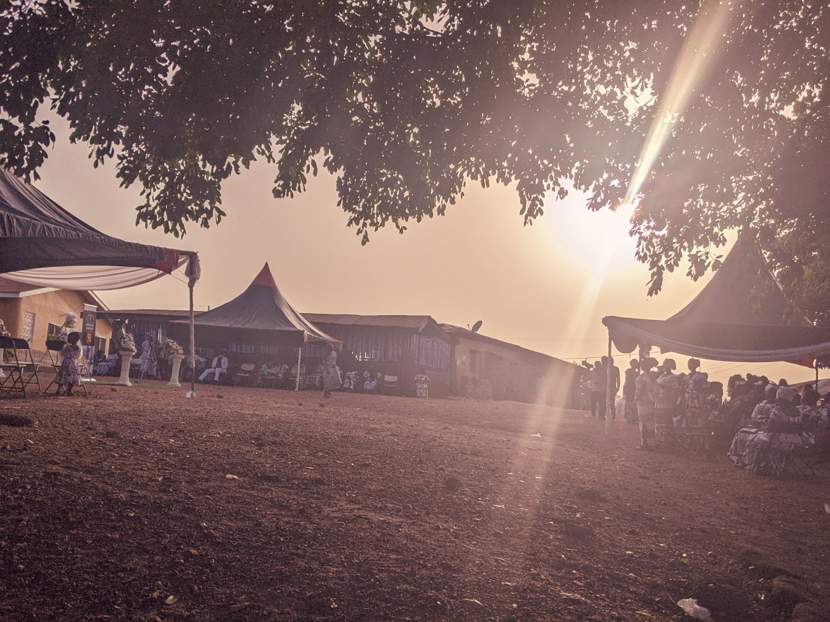 Krank und auf Medikamenten am 3. und letzten Tag der Ashanti Beerdigung meiner&nbsp;Schwiegermutter